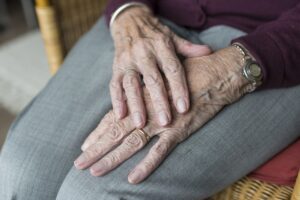 hand, hands, old, old age, ipad, elderly, loneliness, vulnerable, concern, senior citizens, old person, self-reliance, elderly, elderly, elderly, elderly, elderly, loneliness
